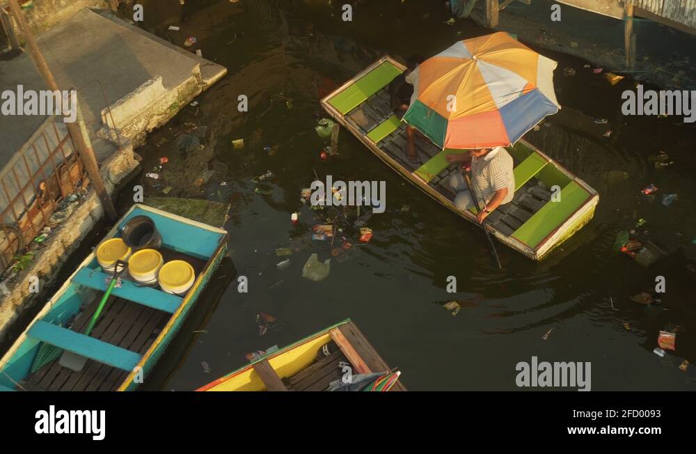 Raft filled with people Stock Videos & Footage - HD and 4K Video Clips ...