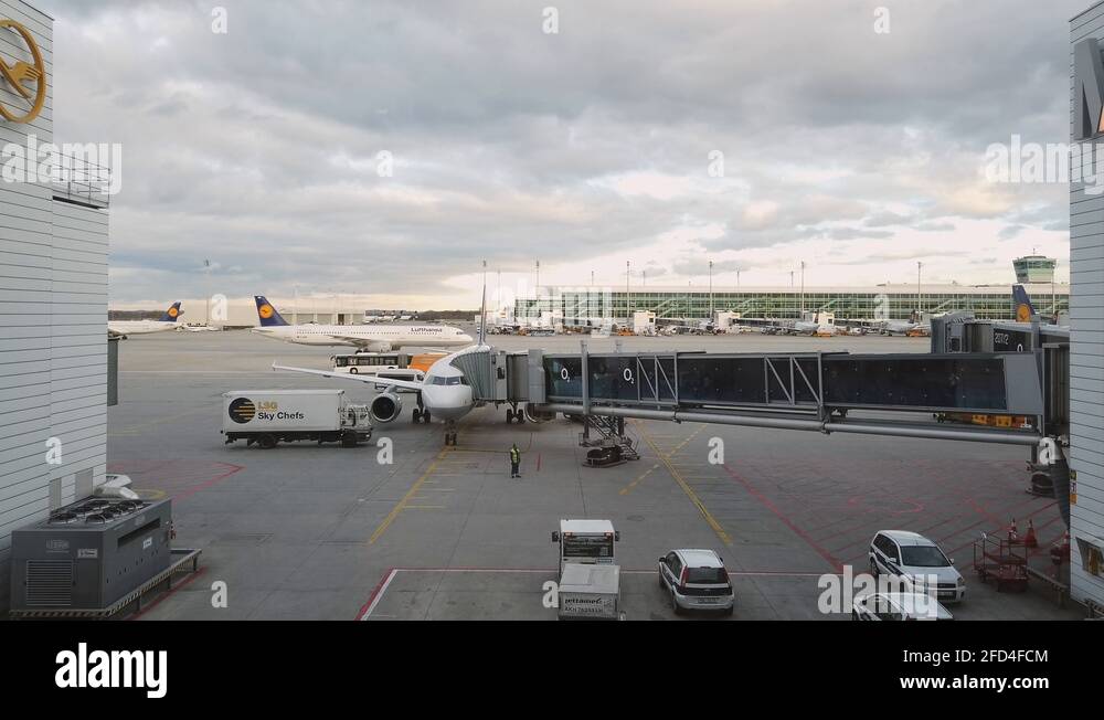 Lufthansa plane gate Stock Videos & Footage HD and 4K Video Clips Alamy