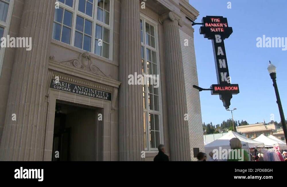 Bank of astoria Stock Videos & Footage HD and 4K Video Clips Alamy