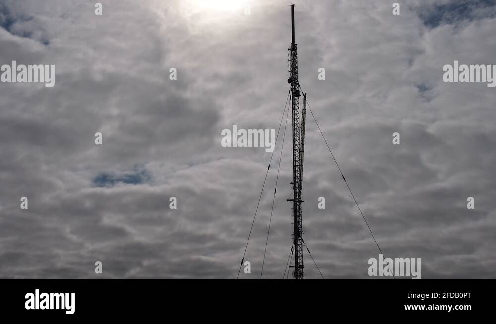 Transmitter antenna Stock Videos & Footage - HD and 4K Video Clips - Alamy