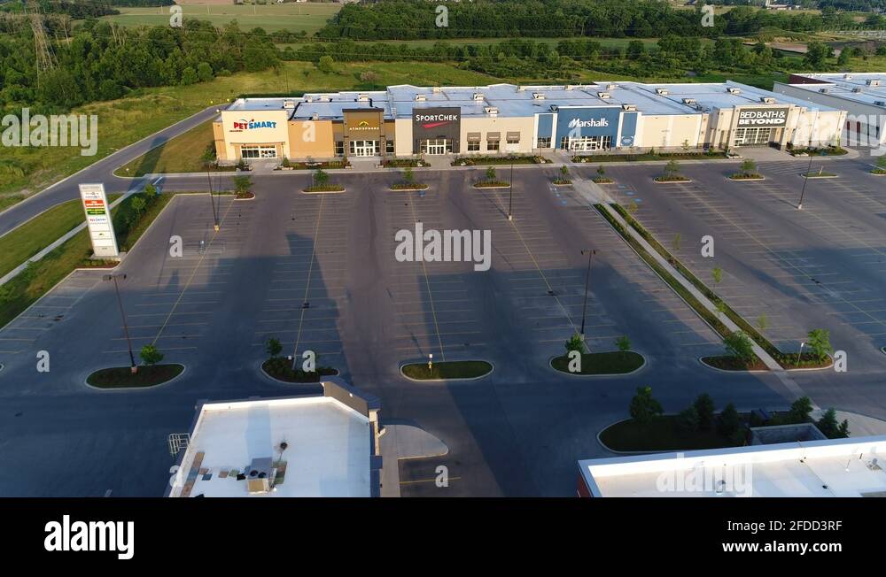 Petsmart store goods Stock Videos & Footage HD and 4K Video Clips Alamy