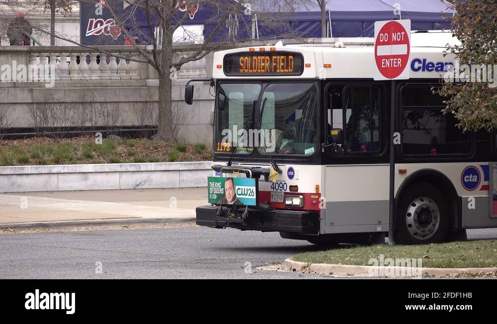 CTA bus at Soldier Field stop downtown Chicago 4k Stock Video Footage Alamy