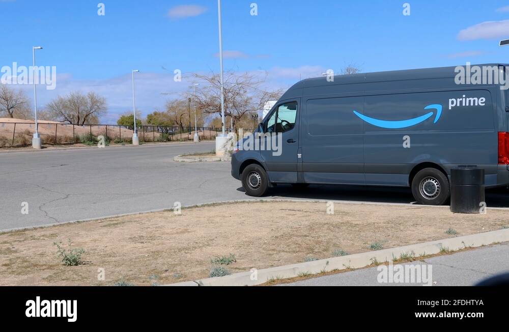 Amazon delivery truck Stock Videos & Footage HD and 4K Video Clips