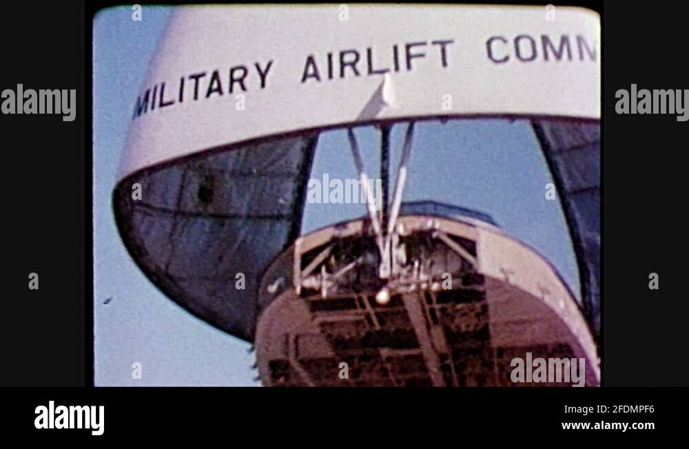 F 105 refueling Stock Videos & Footage HD and 4K Video Clips Alamy