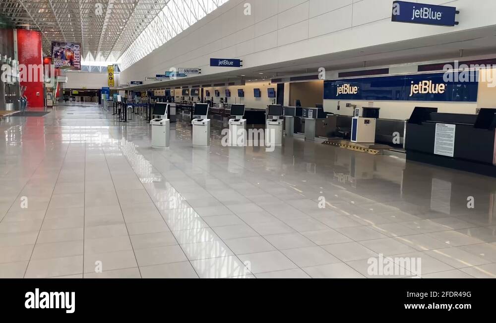 Ticket counters Stock Videos & Footage HD and 4K Video Clips Alamy