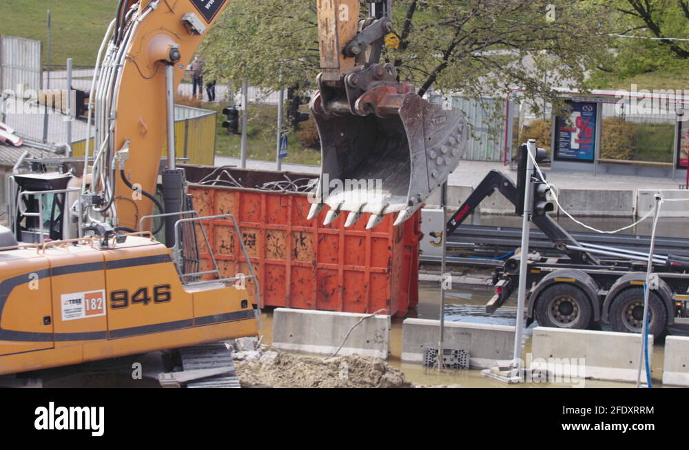 Spoon bridge Stock Videos & Footage HD and 4K Video Clips Alamy