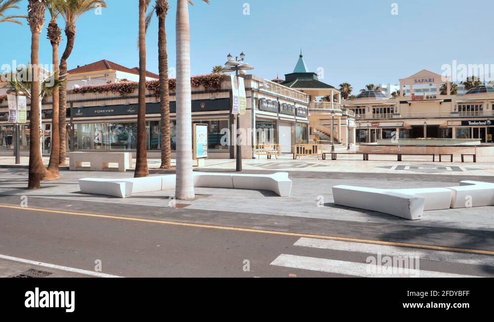 Safari mall Stock Videos & Footage HD and 4K Video Clips Alamy