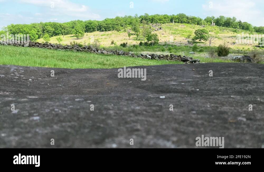 Tilt Up View Of Little Round Top Site Of American Civil War Battle In 2fe192n 
