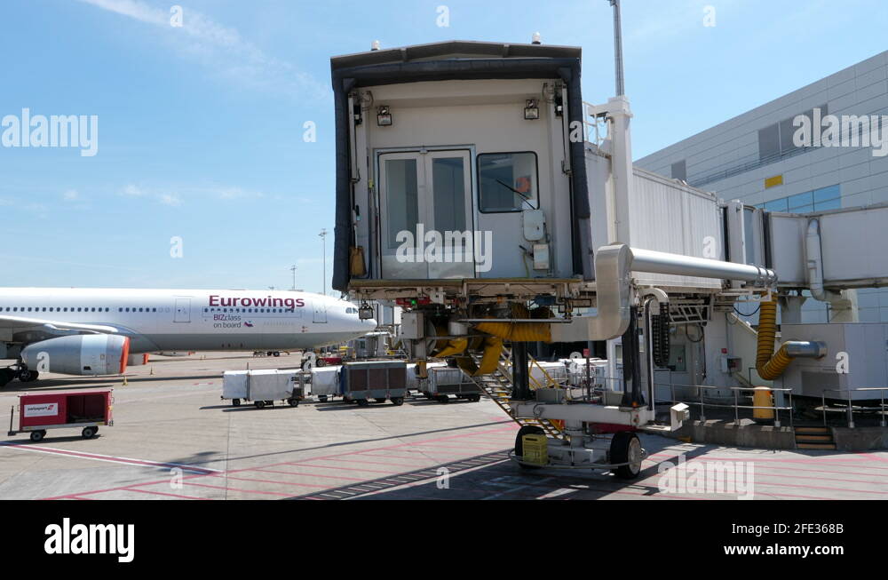 Brussels international airport terminal belgium Stock Videos & Footage