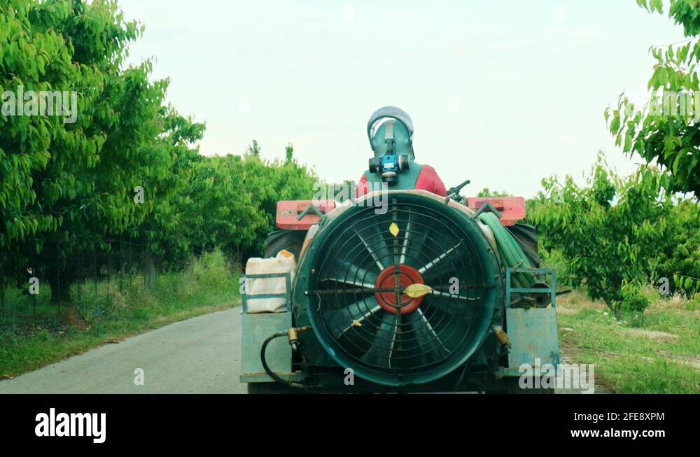 Dangerous Tractor Stock Videos Footage Hd And 4k Video Clips Alamy
