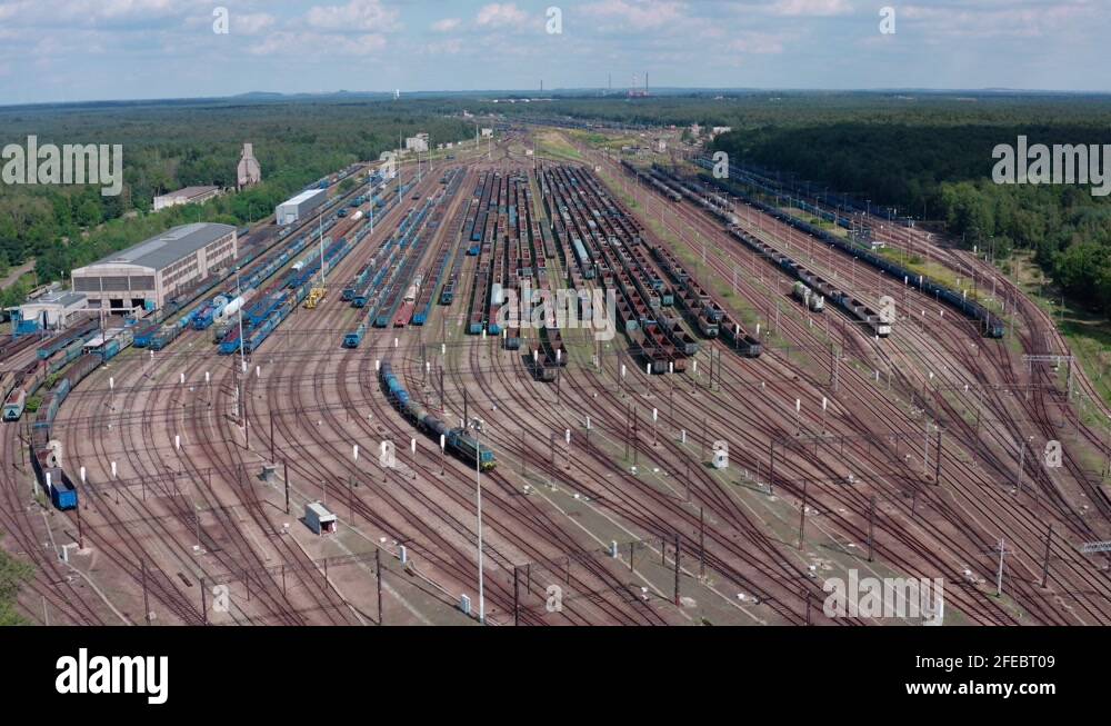 Into empty wagons Stock Videos & Footage HD and 4K Video Clips Alamy