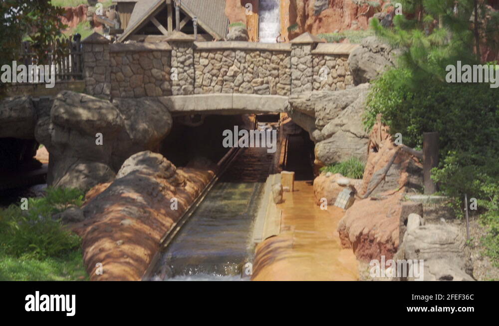 Splash mountain drop Stock Videos & Footage HD and 4K Video Clips Alamy