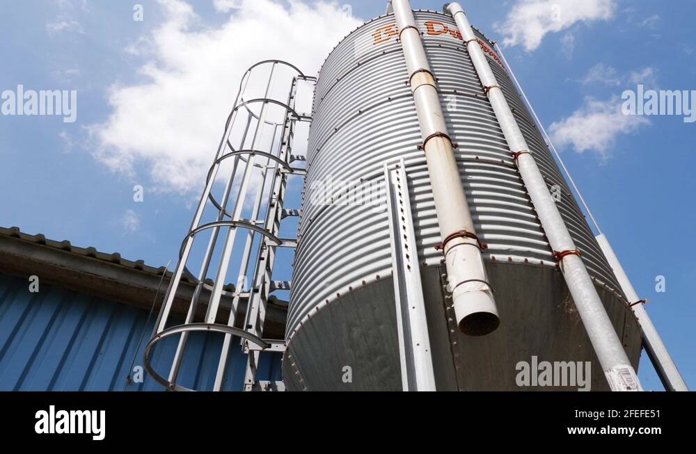 Farm feed tanks Stock Videos & Footage HD and 4K Video Clips Alamy