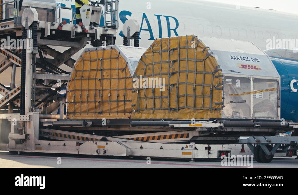 Aircraft pallet Stock Videos & Footage HD and 4K Video Clips Alamy