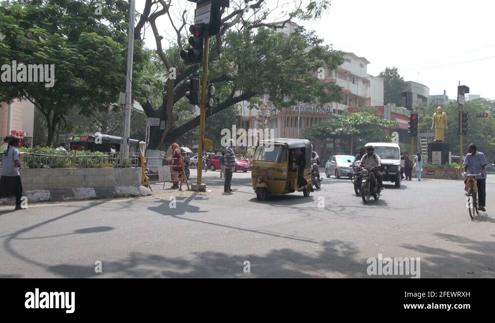 Overloaded tuk tuk Stock Videos & Footage - HD and 4K Video Clips - Alamy