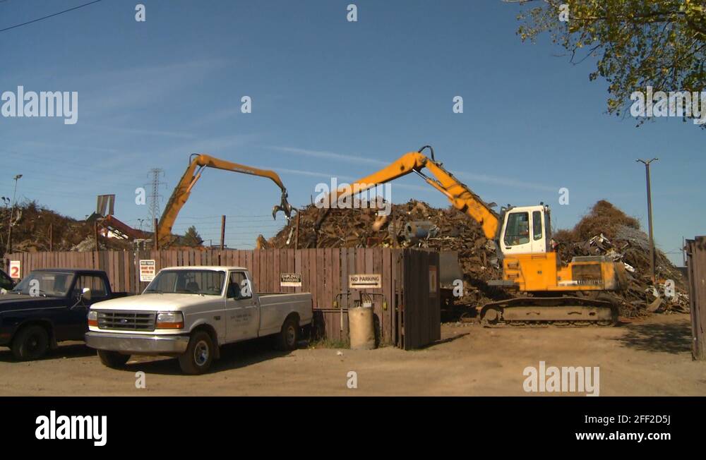 the environment, junkyard, metal recycler grapple, 11 Stock Video