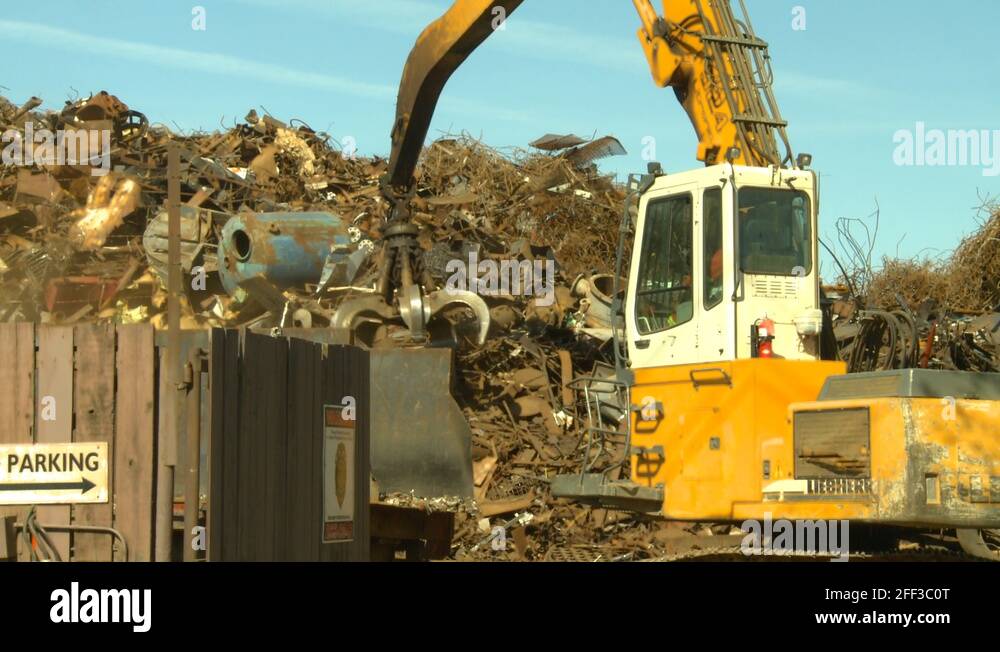 the environment, junkyard, metal recycler grapple, 3 Stock Video