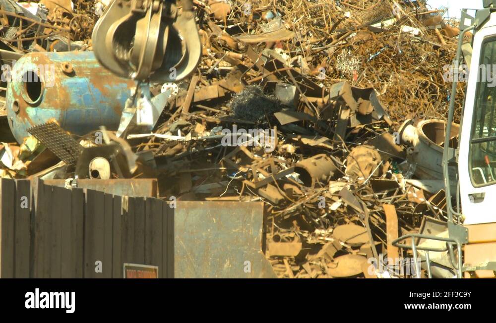 the environment, junkyard, metal recycler grapple, 4 Stock Video