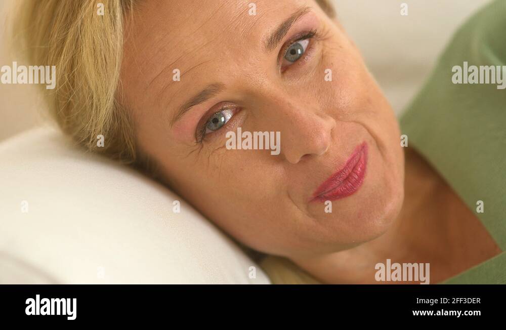 лицо зрелой крупным планом. айшвария рай глаза. голди хоун крупным планом. лицо зрелой крупным планом. женщина с морщинами.