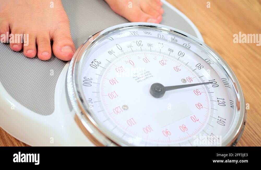 Weigh scales feet Stock Videos Footage HD and 4K Video Clips Alamy