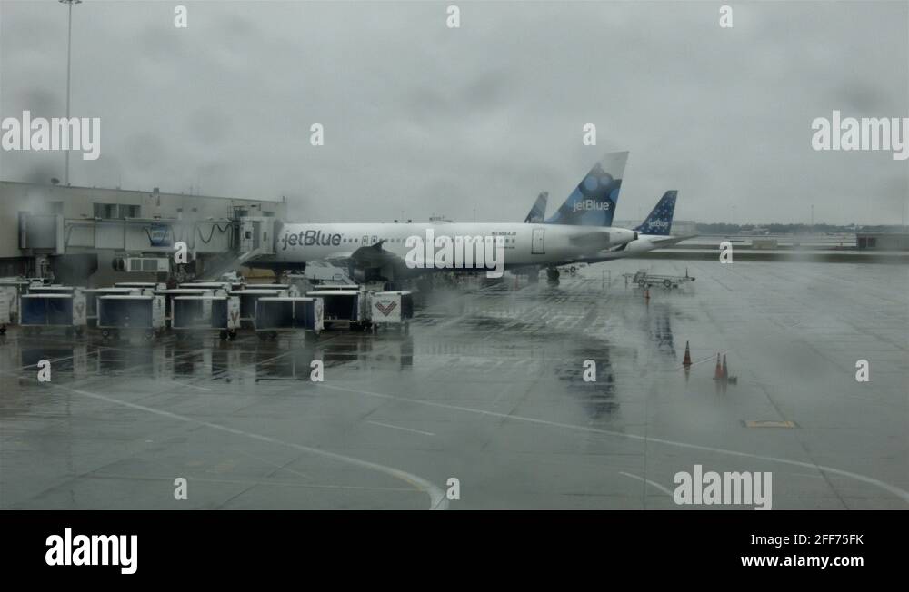 Rain aircraft Stock Videos & Footage - HD and 4K Video Clips - Alamy