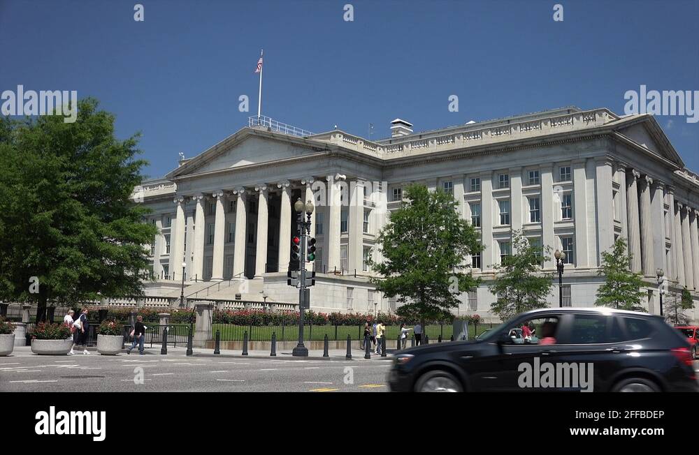 Treasury Department, tourists, Pennsylvania Ave entrance Stock Video Footage Alamy