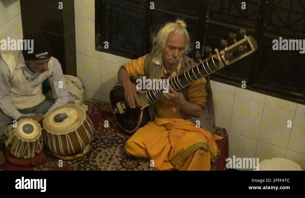 Tabla restaurant Stock Videos & Footage HD and 4K Video Clips Alamy