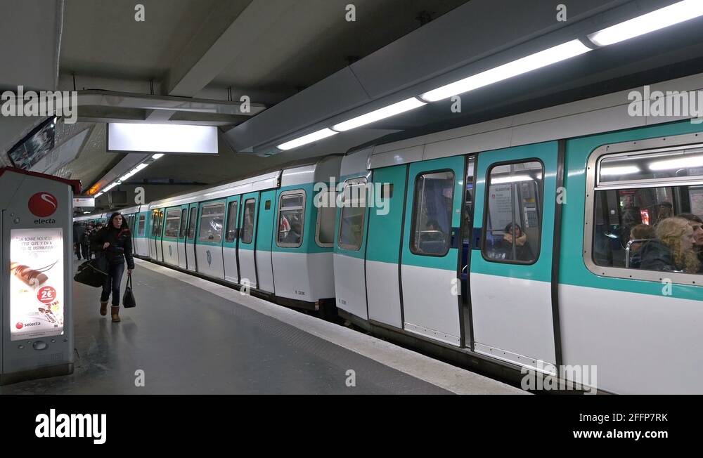 Paris metro architecture Stock Videos & Footage - HD and 4K Video Clips ...