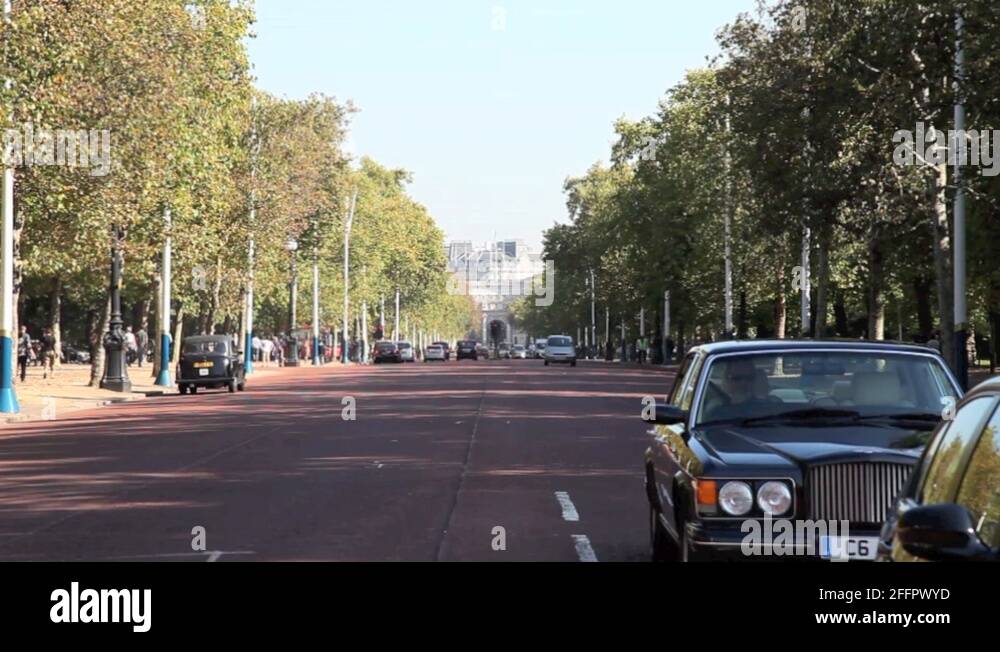 The Mall in Central London Stock Video Footage Alamy
