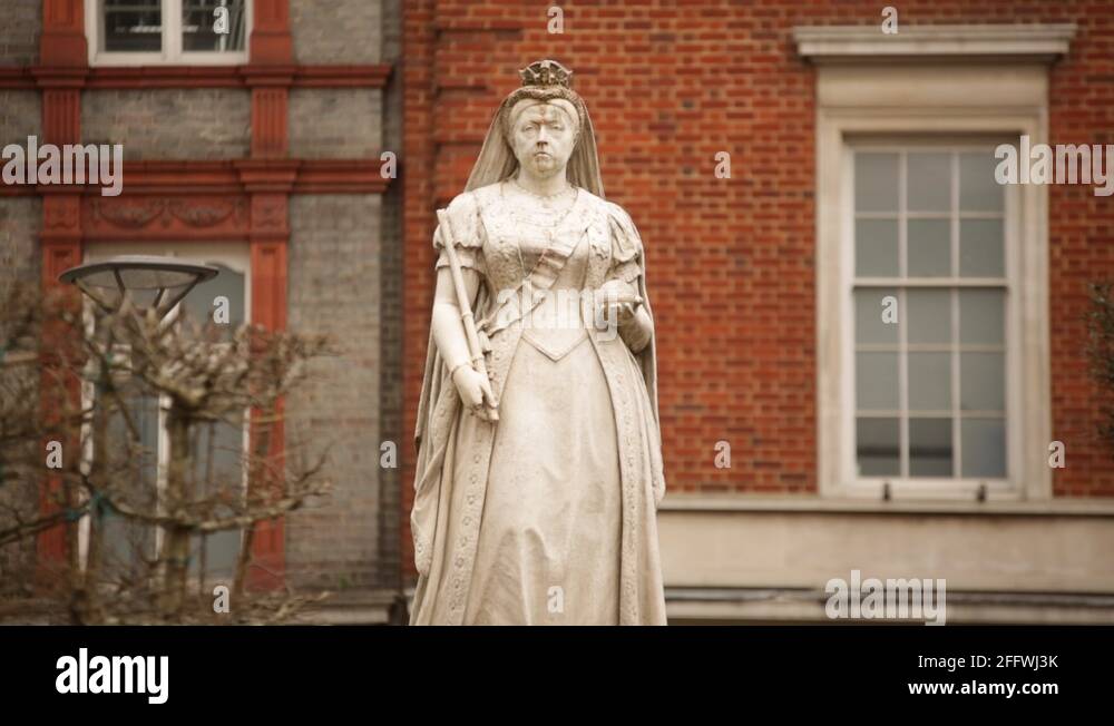 Statue queen victoria historic royal Stock Videos & Footage HD and 4K Video Clips Alamy
