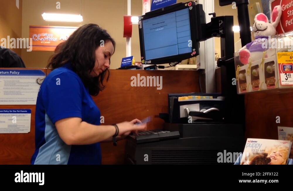 Petsmart store Stock Videos & Footage HD and 4K Video Clips Alamy