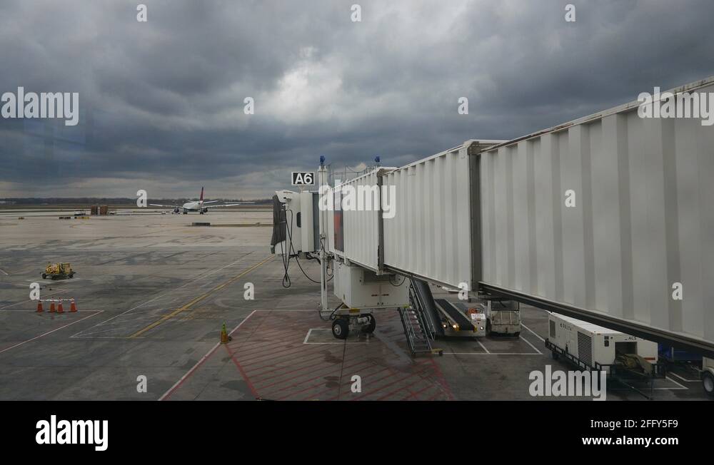 aircraft-parking-lot-stock-videos-footage-hd-and-4k-video-clips-alamy