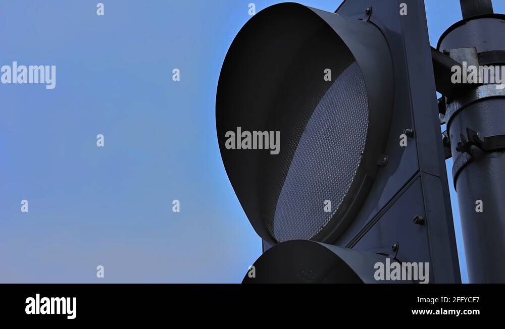 Traffic Light Changing Colors Stock Video Footage Alamy