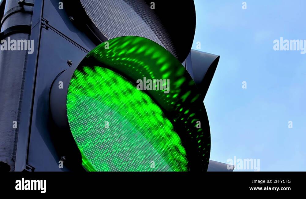 Traffic Light Changing Colors Stock Video Footage Alamy