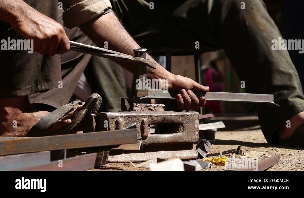 Using A Mallet Using mallet Stock Videos & Footage - HD and 4K Video Clips - Alamy