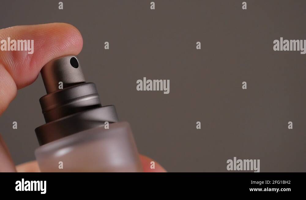 Perfume bottle spray Stock Videos & Footage - HD and 4K Video Clips - Alamy