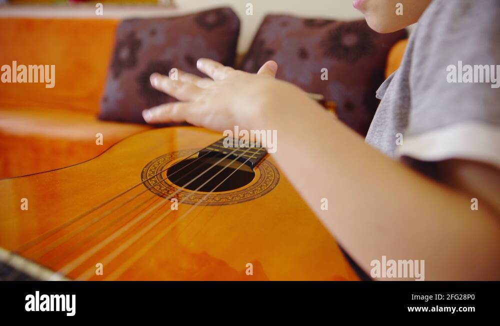 Strings to sit Stock Videos & Footage - HD and 4K Video Clips - Alamy