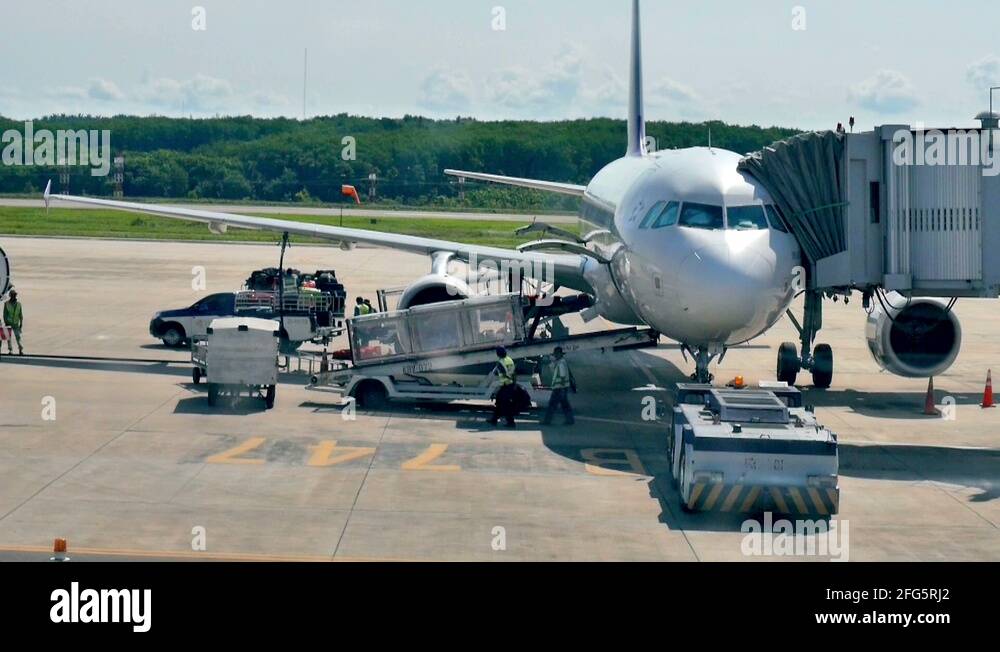 International offloading Stock Videos & Footage - HD and 4K Video Clips ...