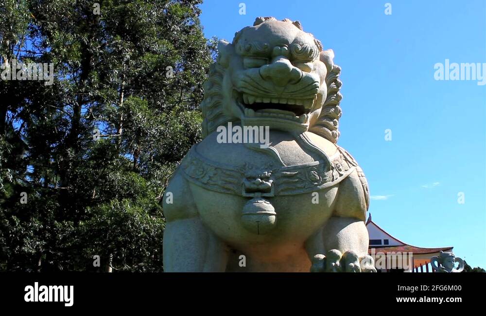 Kom Inu Buddhism temple - Traditional architecture and sculptures. Koma-inu ...