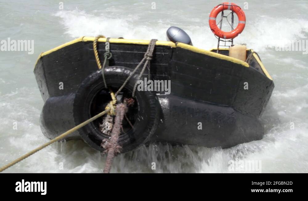 Boat towing boat Stock Videos & Footage HD and 4K Video Clips Alamy