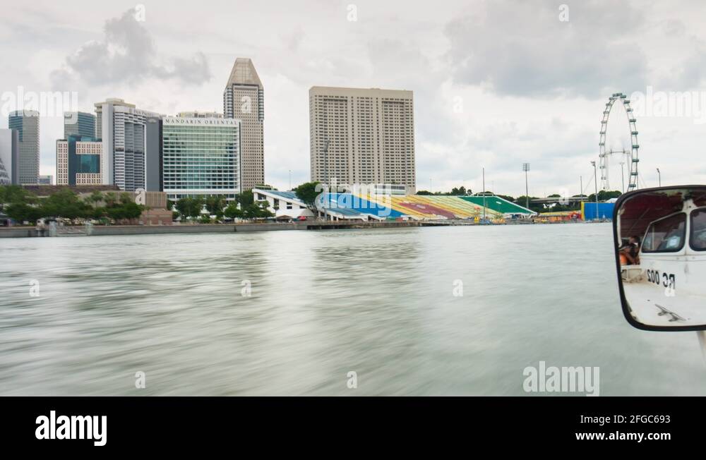 famous duck tour tourist boat marina bay road trip 4k time lapse