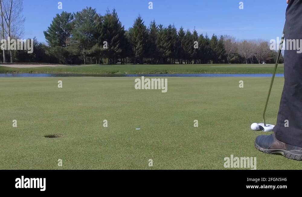 Sinks a putt Stock Videos & Footage HD and 4K Video Clips Alamy