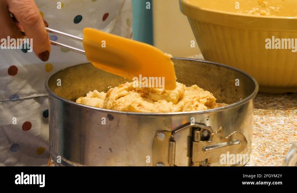 Adding mix to tin Stock Videos & Footage - HD and 4K Video Clips - Alamy