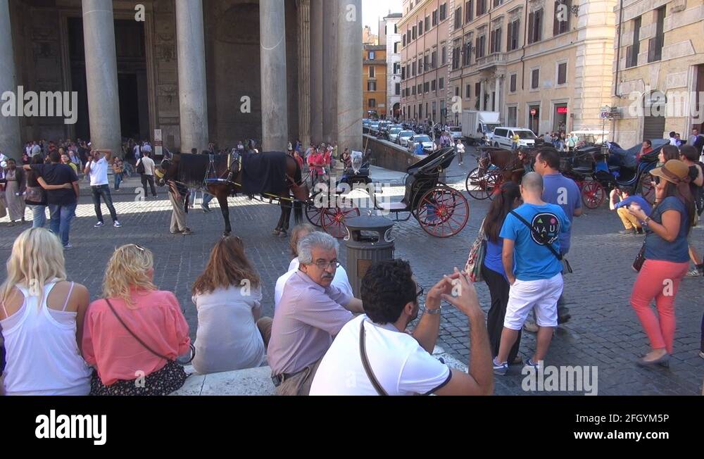 People sightseeing in rome Stock Videos & Footage - HD and 4K Video ...