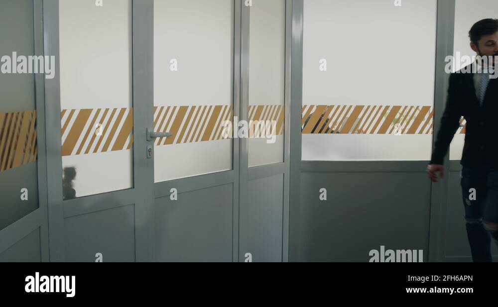 Manager explain Stock Videos & Footage HD and 4K Video Clips Alamy