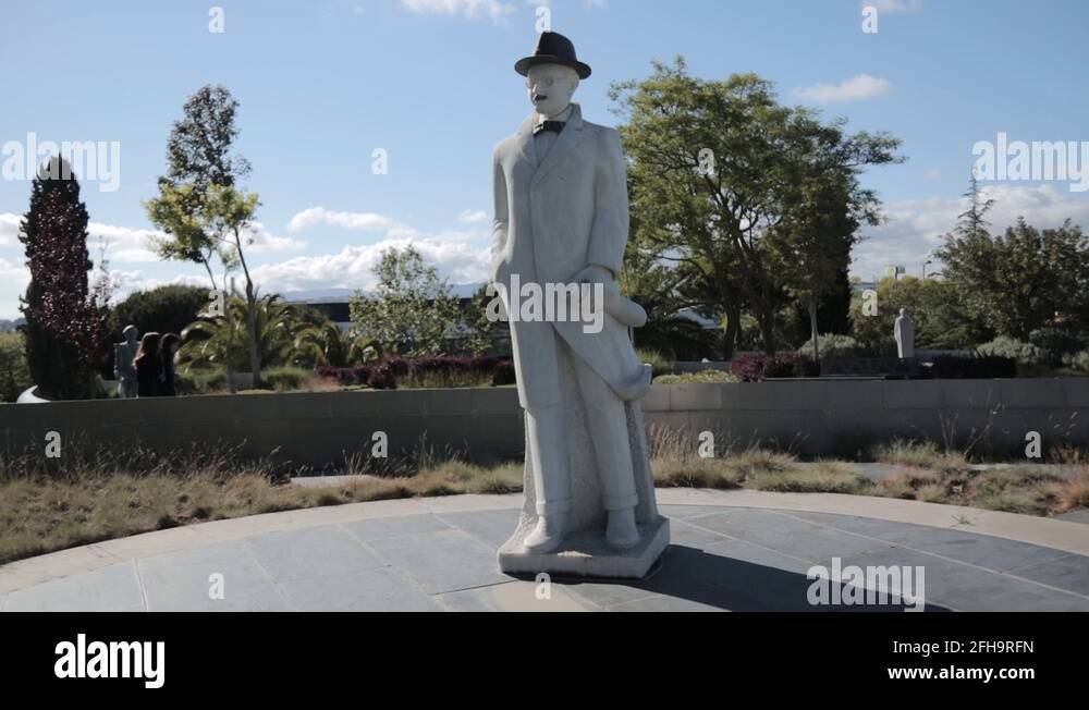 fernando-pessoa-statue-stock-videos-footage-hd-and-4k-video-clips