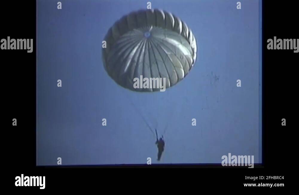 Single paratrooper Stock Videos & Footage HD and 4K Video Clips Alamy