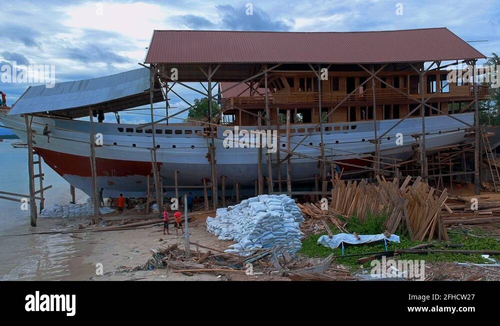 Boat on stilts Stock Videos & Footage - HD and 4K Video Clips - Alamy