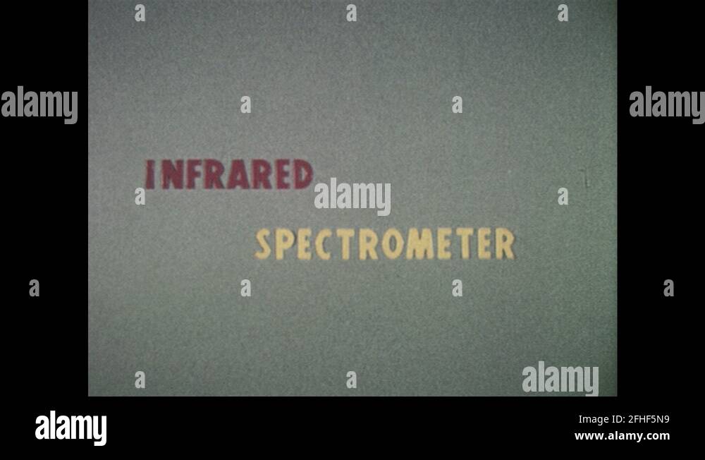 1960s Infrared spectrometer. DIagram of how a spectrometer works Stock