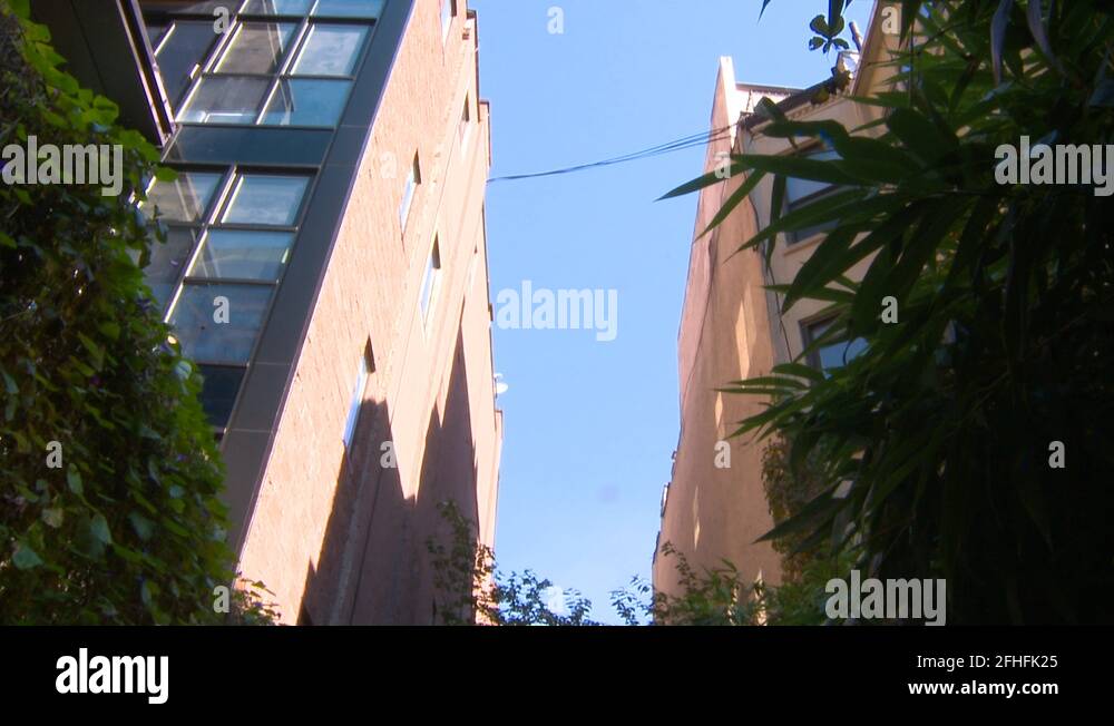 Vest pocket park Stock Videos & Footage HD and 4K Video Clips Alamy